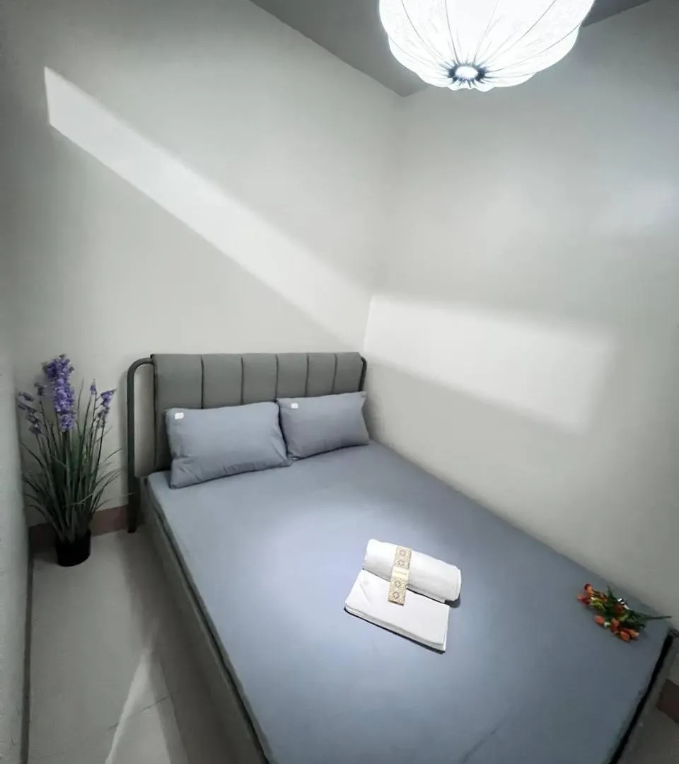 Hotel Unistay Shore 3 Pool View W Balcony Near Moa Manila Philippines